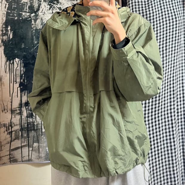 Titicaca kaki windbreaker