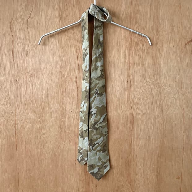 꼼데가르송 카모 패턴 넥타이