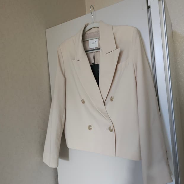 새상품)더엣지 크롭 더블자켓