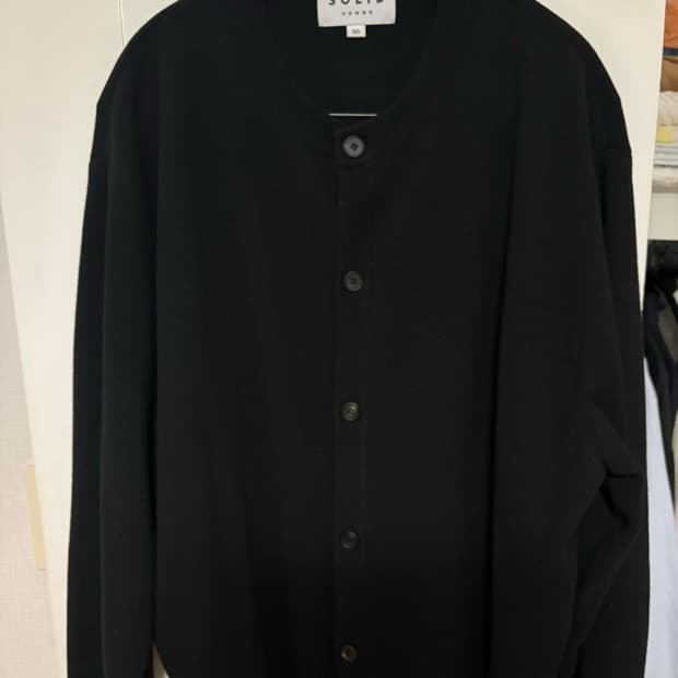 [50] 26ss 솔리드옴므 블랙 라운드넥 가디건