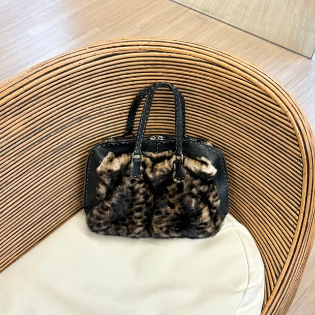 펜디 레오파드 퍼 토트백