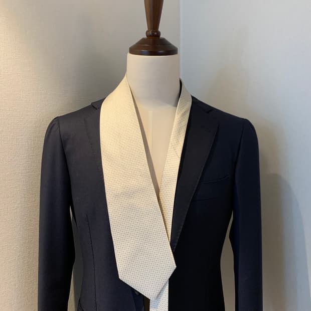 조르지오 알마니 명품넥타이 화이트컬러 100실크 A+등급