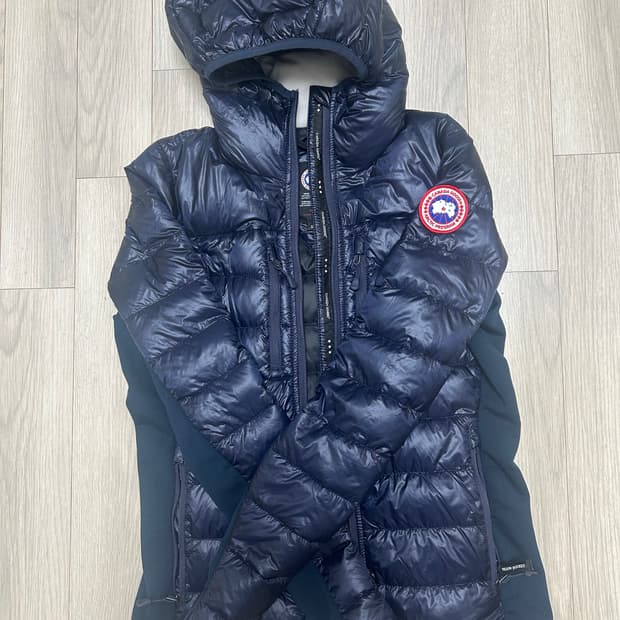 캐나다구스 경량패딩