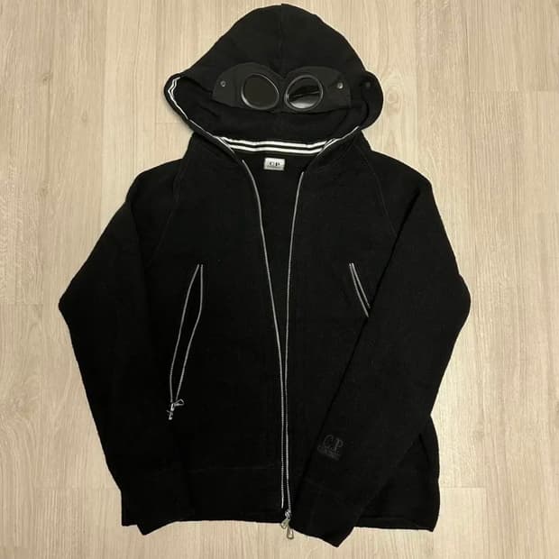 cp컴퍼니 고글 투웨이 후드 니트집업 100