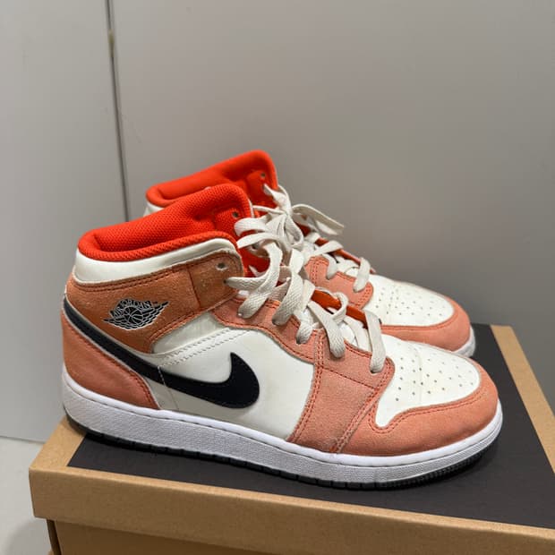 나이키 에어 조던 1 미드 SE 팀 오렌지 블랙 40/250