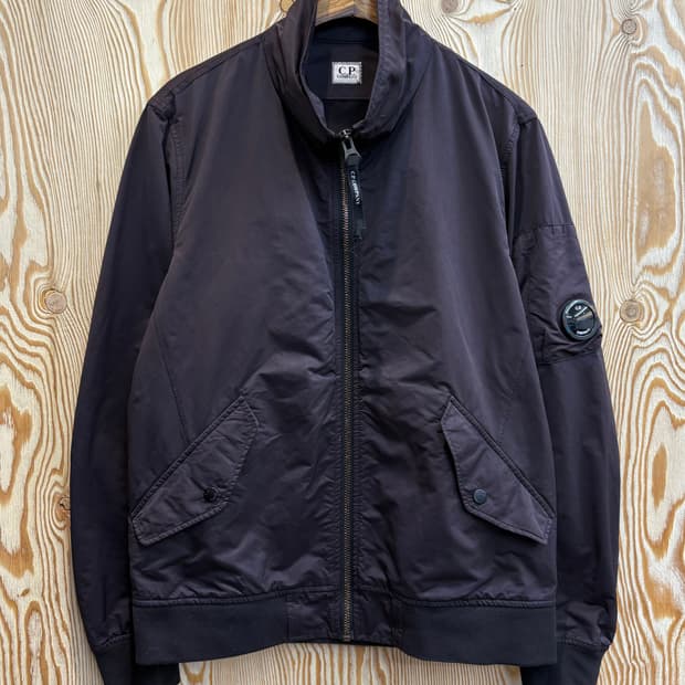 C.P Company 렌즈 항공점퍼