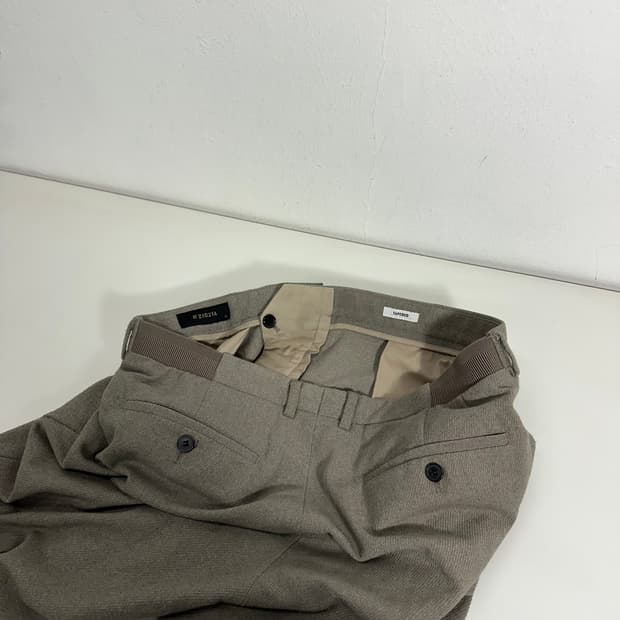 L 지오지아 카키그레이 테이퍼드핏 울 9부슬랙스