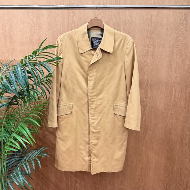 버버리 트렌치 코트 히든 여밈 싱글 미니멀 디테일 베이지