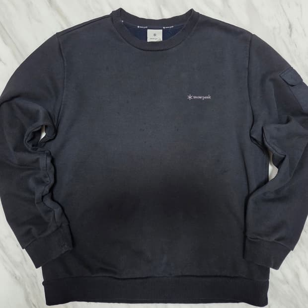 스노우피크 랜드 포켓 블랙 맨투맨