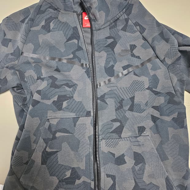 나이키 테크팩 카모 후드집업