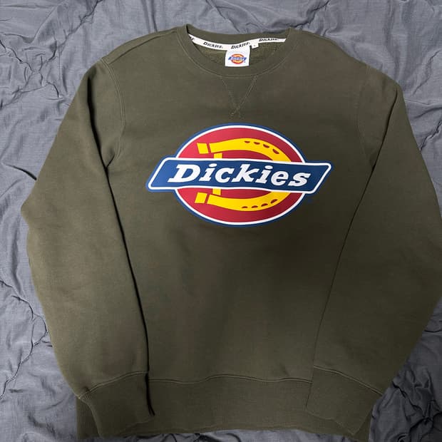 디키즈 카키 맨투맨