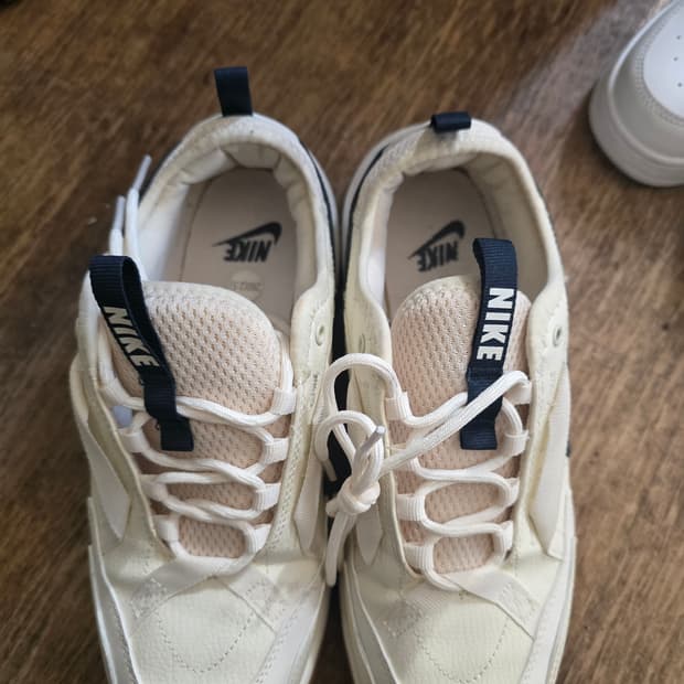 나이키 TC7900 써밋화이트