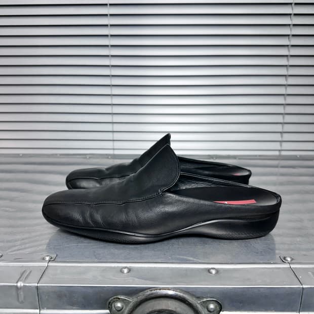 00s 블랙 프라다 스포츠 스퀘어 토 슬리퍼 뮬