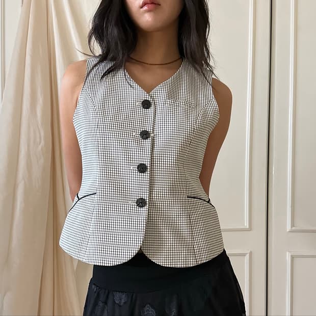 mono Tulip tailored vest