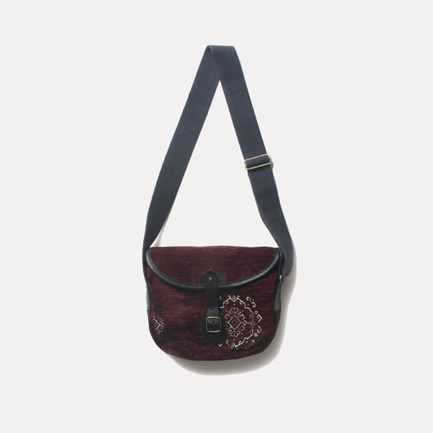 니들스 크로스백_2651