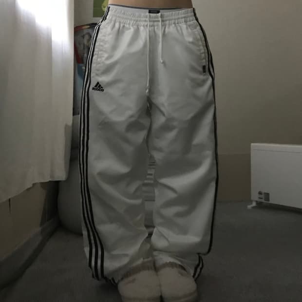 아디다스 00s 흰검 와이드핏 트레이닝 팬츠