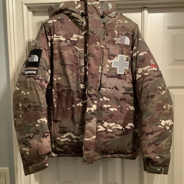 슈프림 x 노스페이스 레스큐 마운틴 자켓 카모