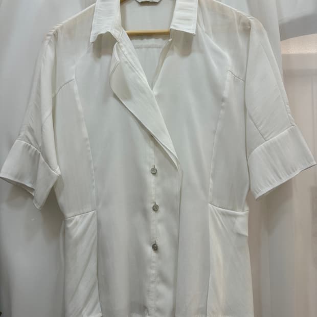 더아이잗 화이트 블라우스 88-160