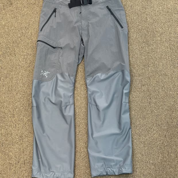 아크테릭스 그레이 테크니컬 나일론 감마 트랙팬츠
