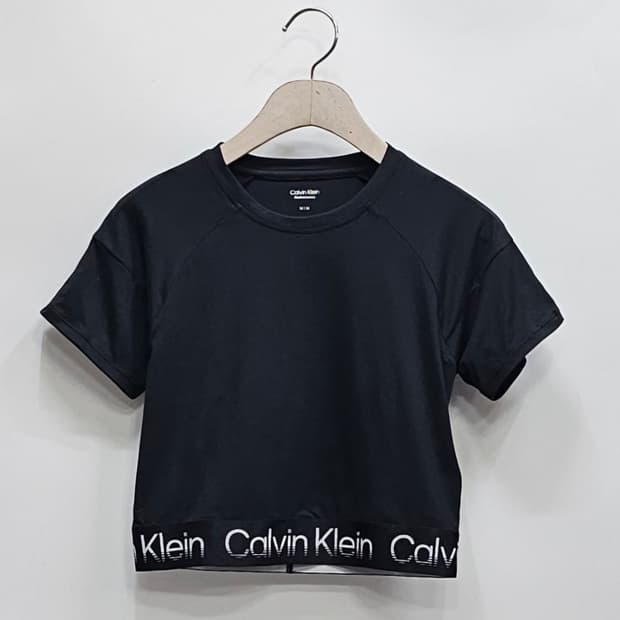 캘빈클라인 22SS 퍼포먼스 로고 밴딩 크롭 티셔츠 / 여 M 블랙
