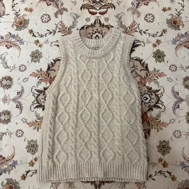 사만사모스 모리 케이블 니트베스트