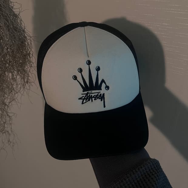 스투시 크라운 스탁 트러커 캡 블랙(F)