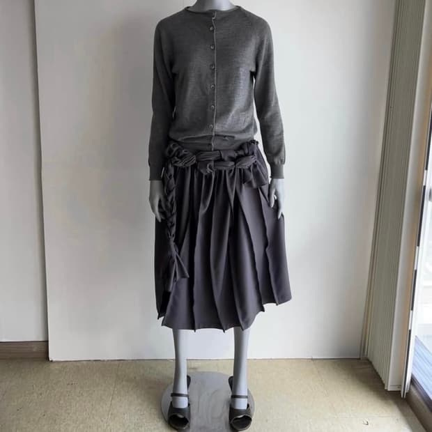 산코파퓨엘라 reversal entwine skirt 스커트 차콜