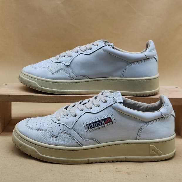 오트리 메달리스트 로우 스니커즈 270