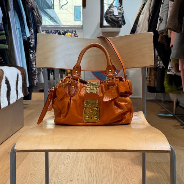 미우미우 오렌지 비텔로 럭스 토트백