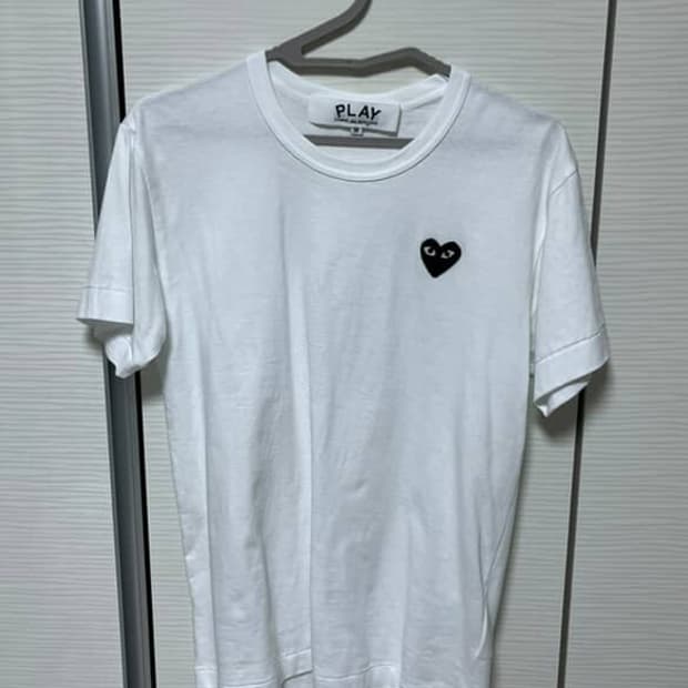 꼼데가르송 화이트 티셔츠