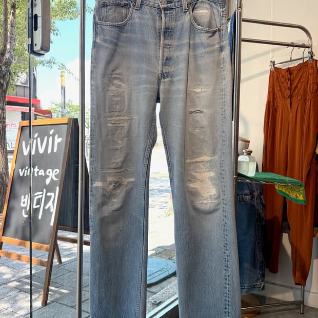 90s Levi's 501 (36, Made In U.S.A)