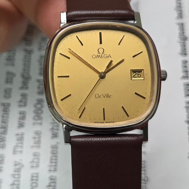빈티지 오메가 드빌 라운드사각 샴골판 싱글데이트(쓰리침) 슬림 쿼츠 
