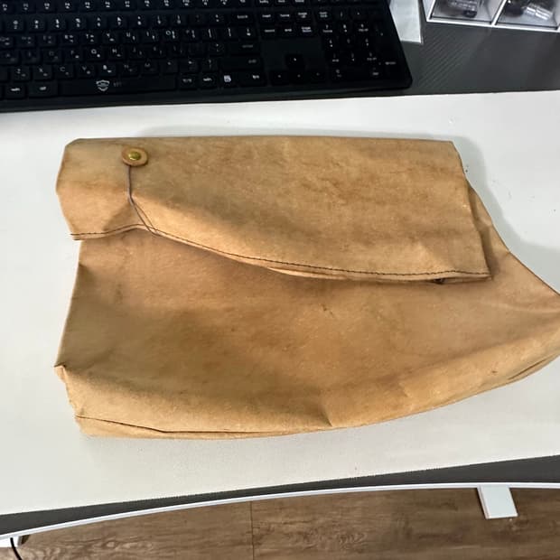 도쿄 빈티지 페이퍼 레더 클러치백 브라운