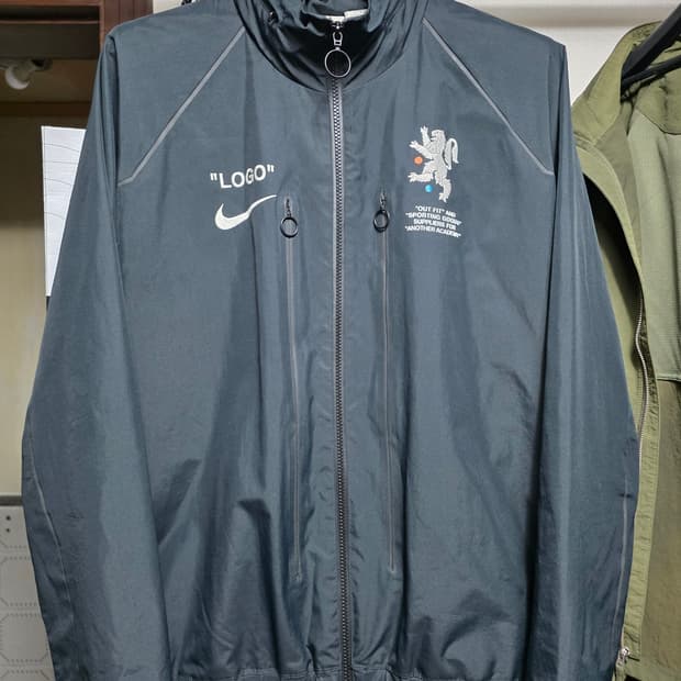 나이키 오프화이트 머큐리얼 자켓