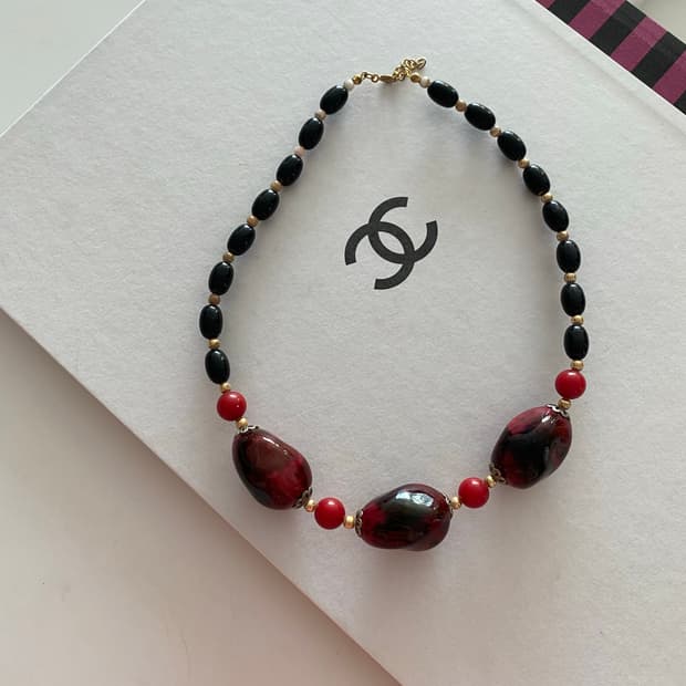 Y2k 버건디 볼드 비즈 목걸이 (bsh)
