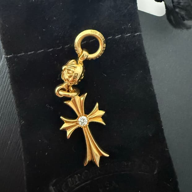 크롬하츠 22k 타이니 원볼 크로스 참 다이아파베