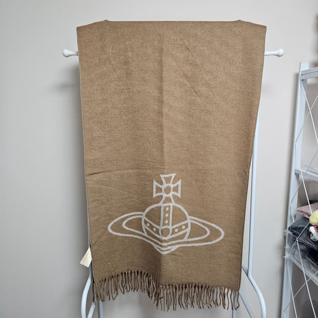 비비안웨스트우드 스타일 더블 컬러 머플러 새상품 카라멜베이지