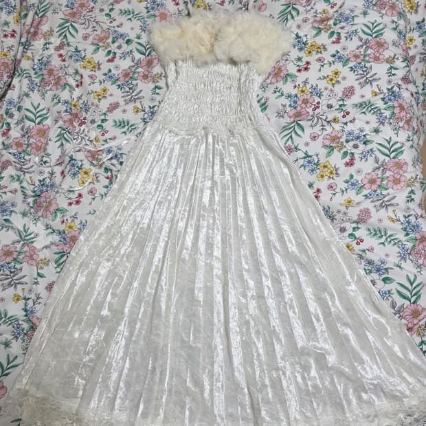 일본빈티지)화이트 페어리계 퍼 레이스 플리츠 롱슬리브리스 벨벳원피스