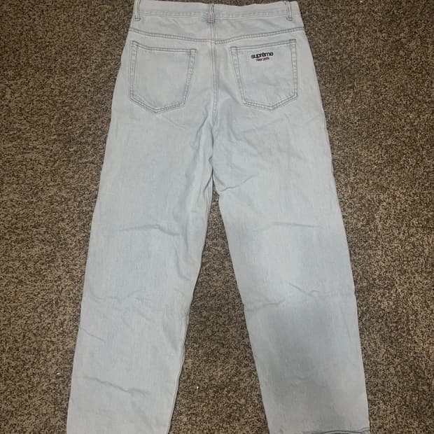 슈프림 배기 진 라이트 워시드 인디고 30