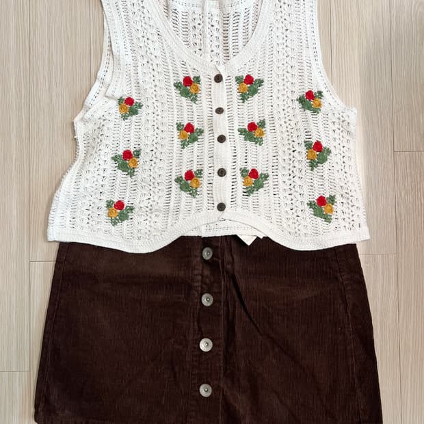 여름 꽃화이트 니트조끼&코듀로이 브라운 치마 세트