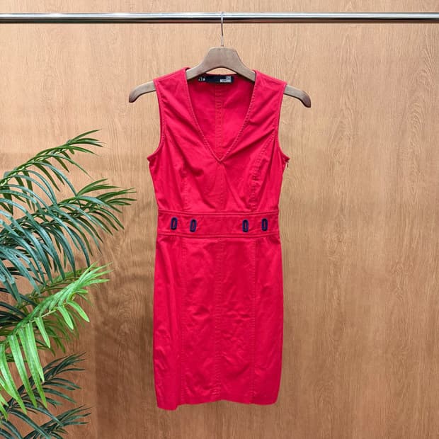 러브 모스키노 브이넥 슬리브리스 원피스 네이비 아일렛 장식 디테일 레드