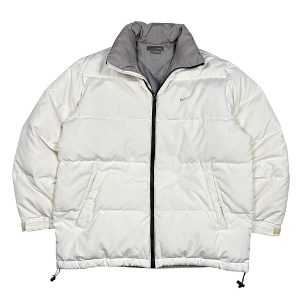 나이키00‘s 화이트컬러 솔로 스우시 푸퍼 패딩