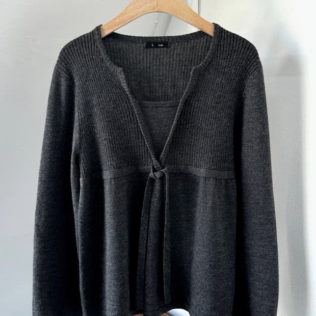 High gauge design strap knit TOP