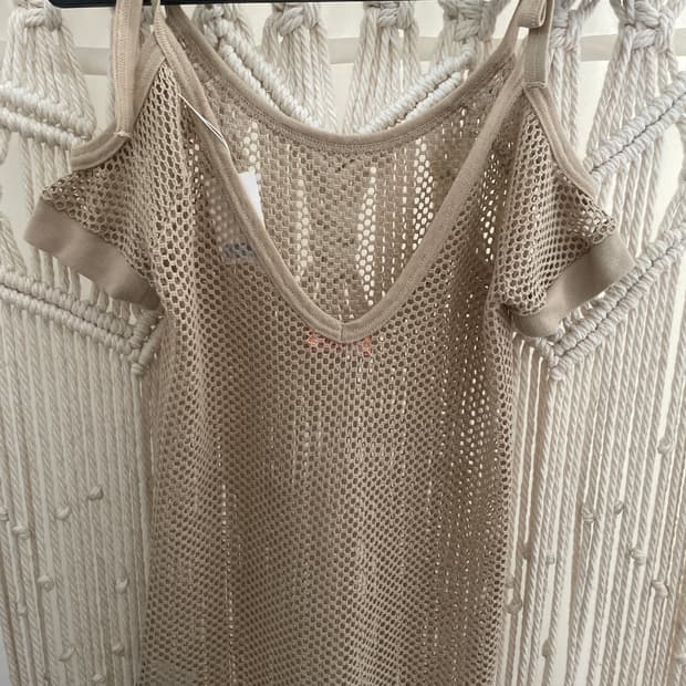 베이지 메쉬 니트 탑