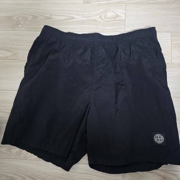 [L] 스톤아일랜드 나일론 메탈 스윔팬츠 반바지 블랙