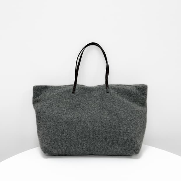 펜디 울 니트 롤 쇼퍼백