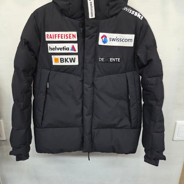 데상트 주니어 스위스스키팀 아우디 레플리카 패딩 160