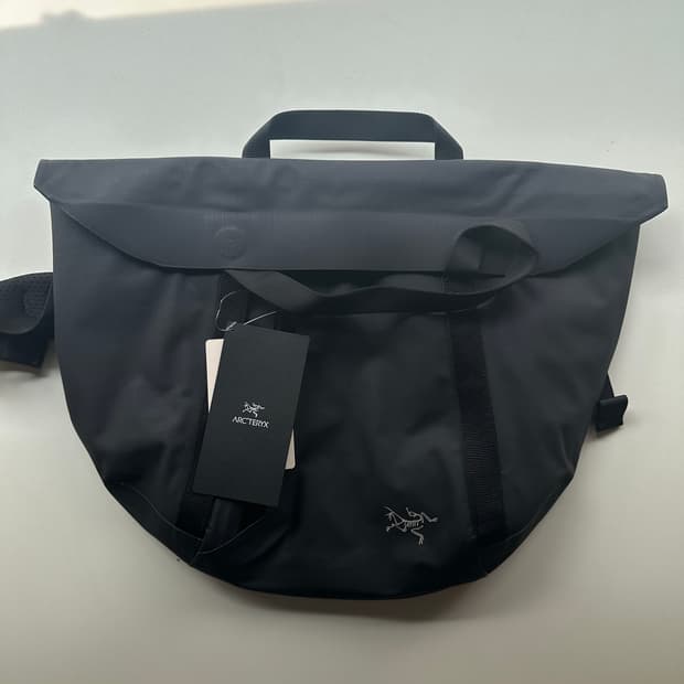 아크테릭스 그렌빌 10 크로스 블랙 (새상품) 