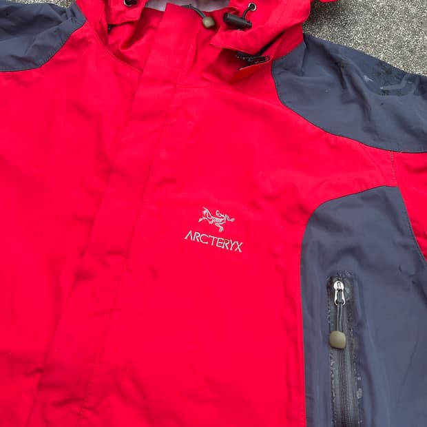 ARCTERYX JACKET RED