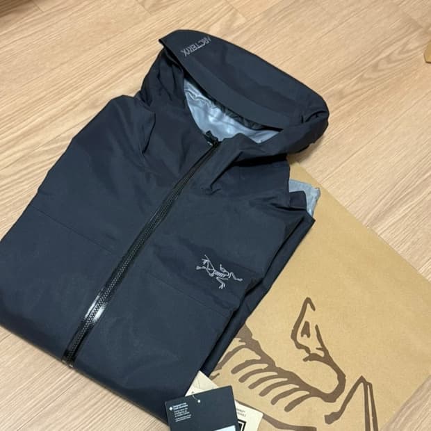 아크테릭스 베타 블랙 [S] 25ss